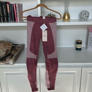NWT Fabletics High-waisted statement legging. Demi Lovato. Size S regular 27.